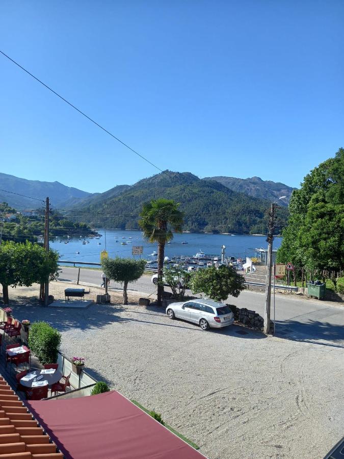 Sobreiro Apartamentos Rio Caldo Zewnętrze zdjęcie